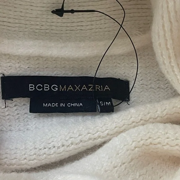 BCBGMaxAzria Cream Shrug Sweater with Chunky Knit - Picture 2 of 2